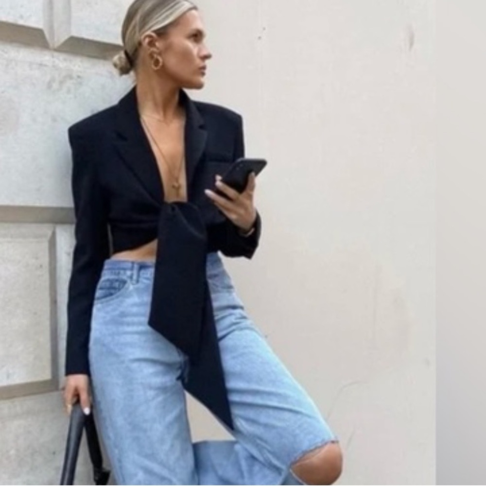 Zara Women's Elegant Black Tie Blazer